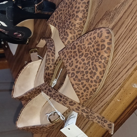 Universal Thread Leopard Print Flats NEW WITH TAGS Carmela - Picture 1 of 6